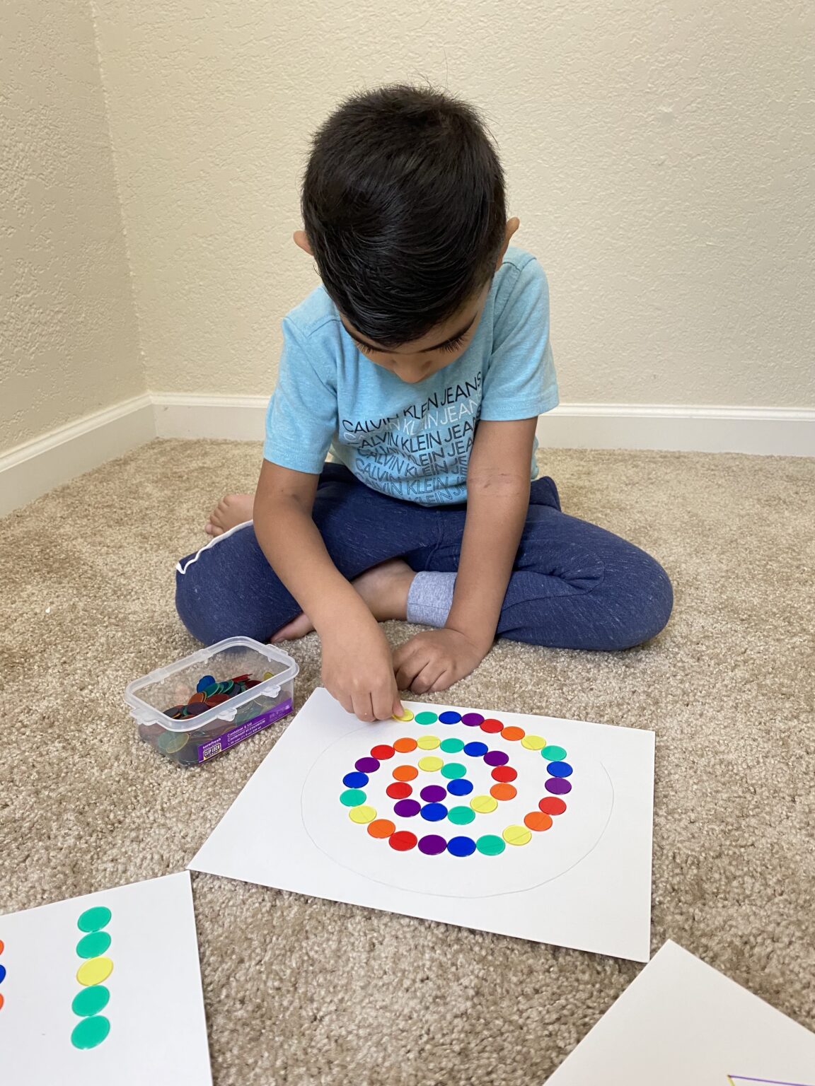 Tracing Patterns With Counters | Mommy Fables